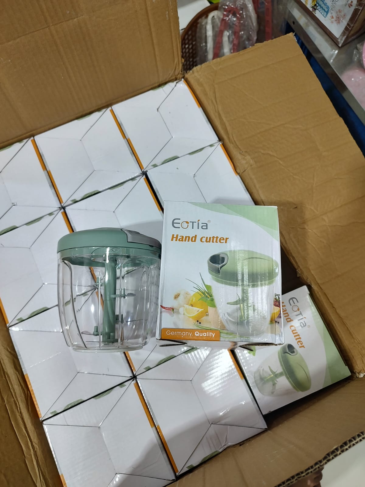 Eotia Manual Food Chopper – High-Speed 3-Blade Hand Cutter for Vegetables, Fruits & Herbs
